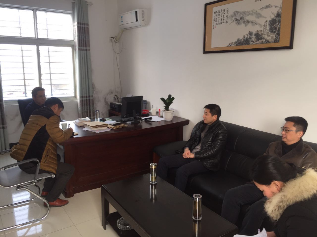 党组在烟店.JPG 党组在烟店.JPG