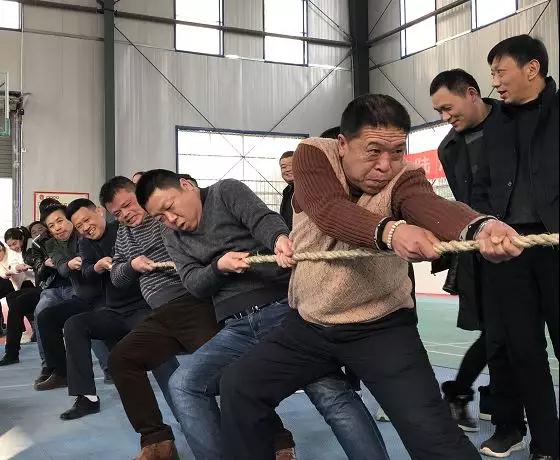 拔河比赛.jpg 拔河比赛.jpg